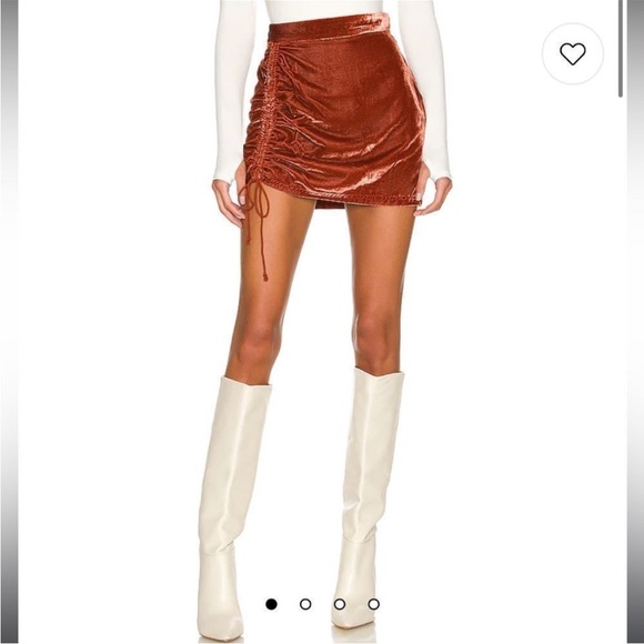 NWT Free People X REVOLVE Vivienne Velvet
Rust Bloom Ruched Mini Skirt Size 10 - Picture 3 of 4